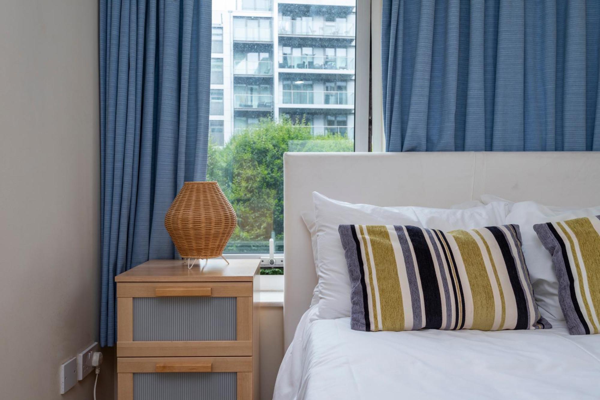 Battersea Power Station Apartment Лондон Экстерьер фото
