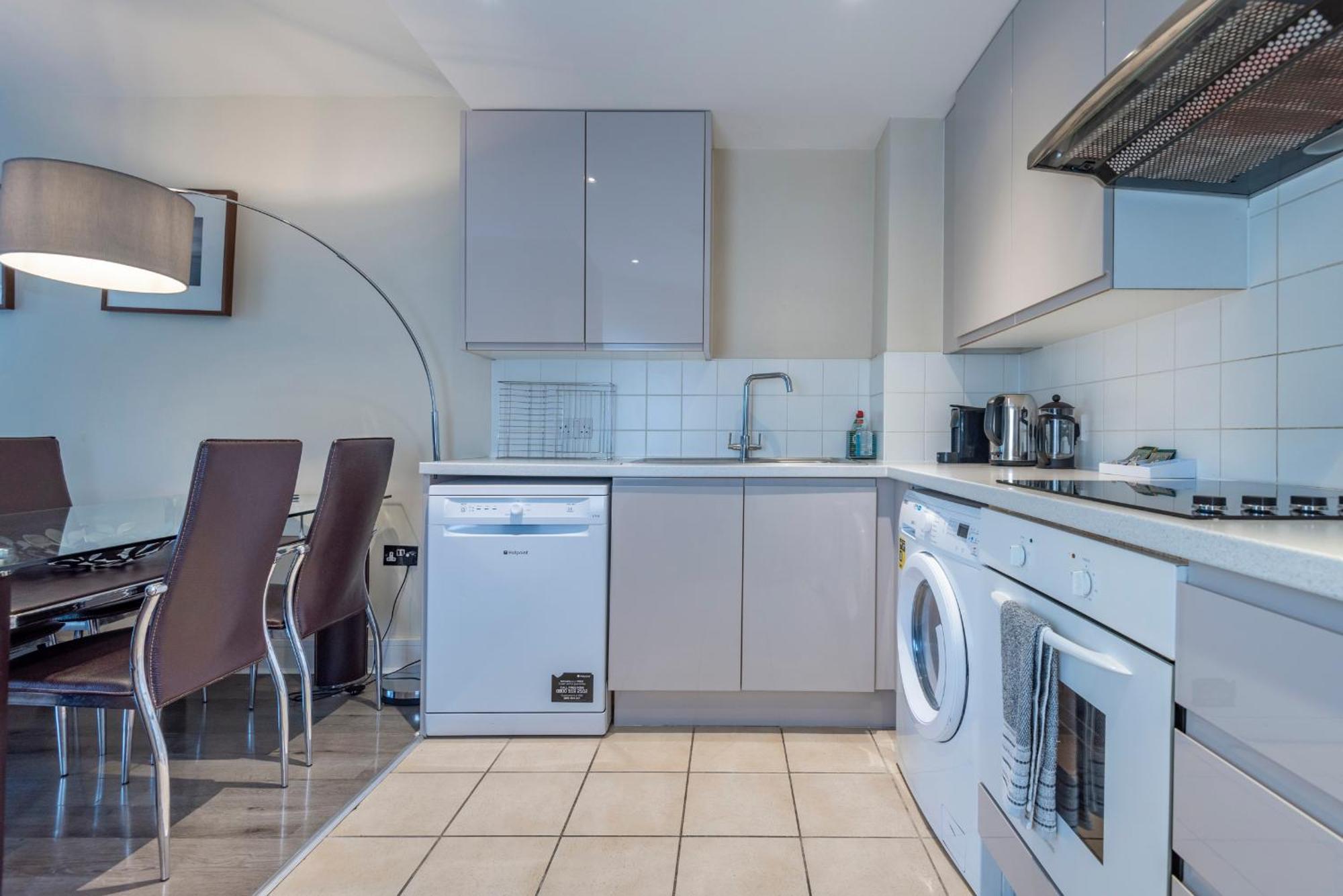 Battersea Power Station Apartment Лондон Экстерьер фото